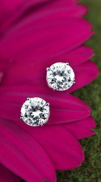 Next gen Diamond Earrings trend