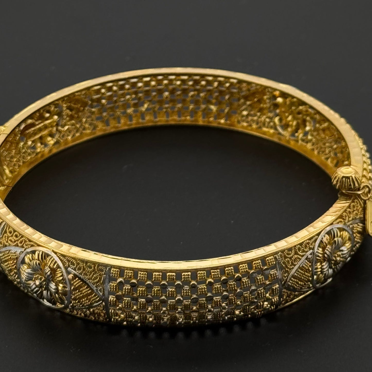 22K Solid Gold Fancy Bangles BG238