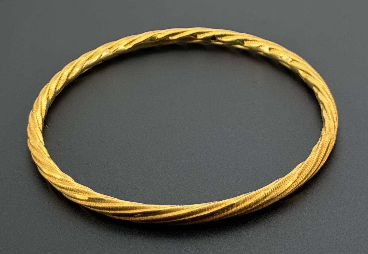 18K Solid Gold Fancy Bangles BG323