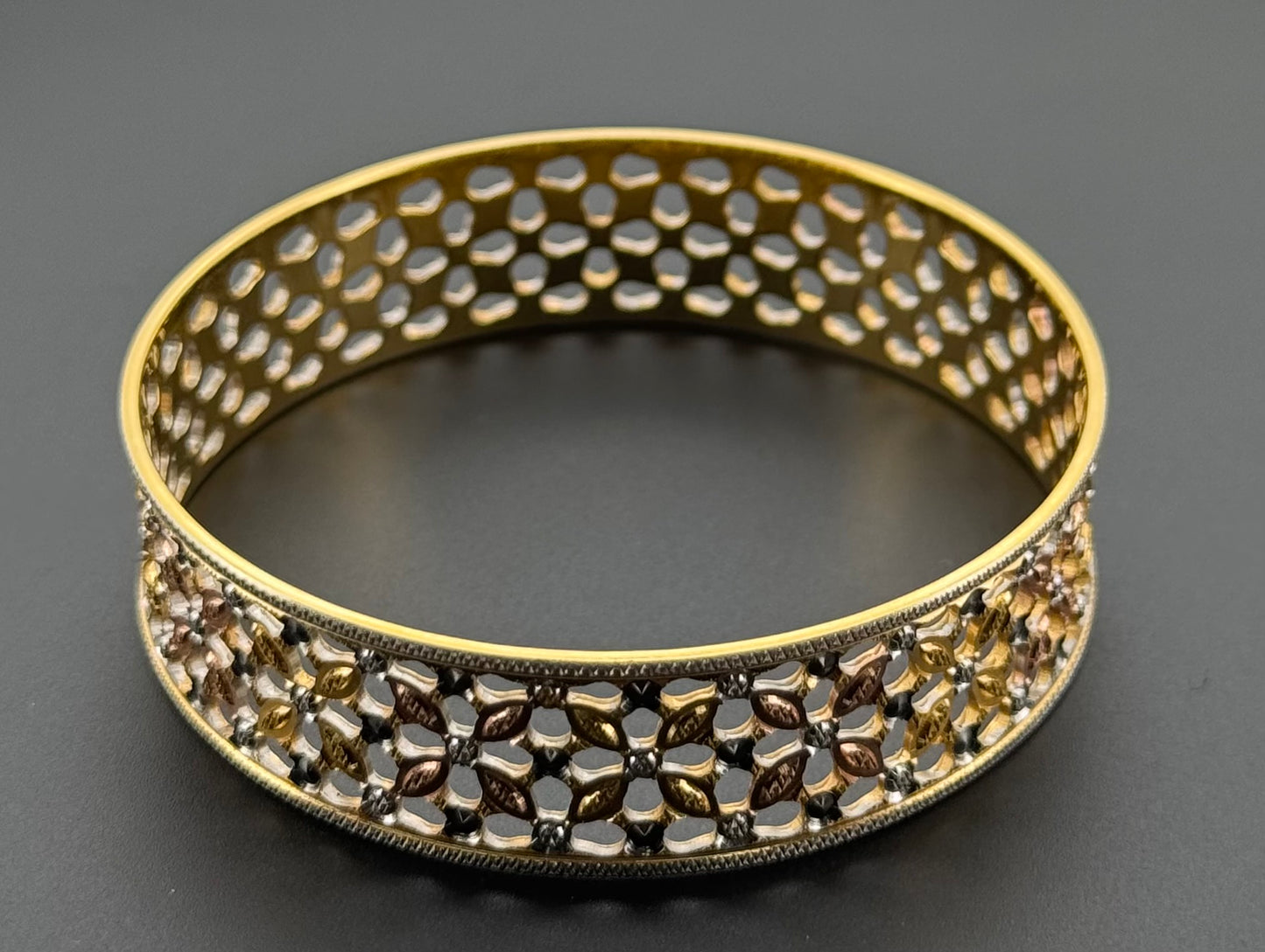 22K Solid Gold Fancy Bangles BG328
