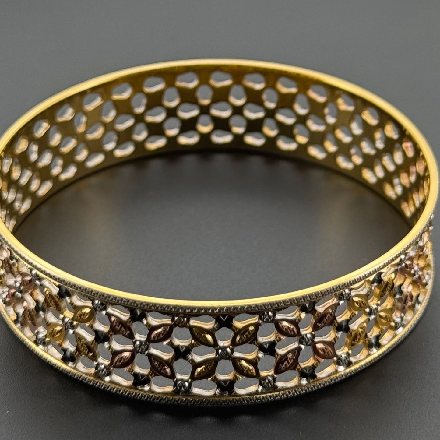 22K Solid Gold Fancy Bangles BG328
