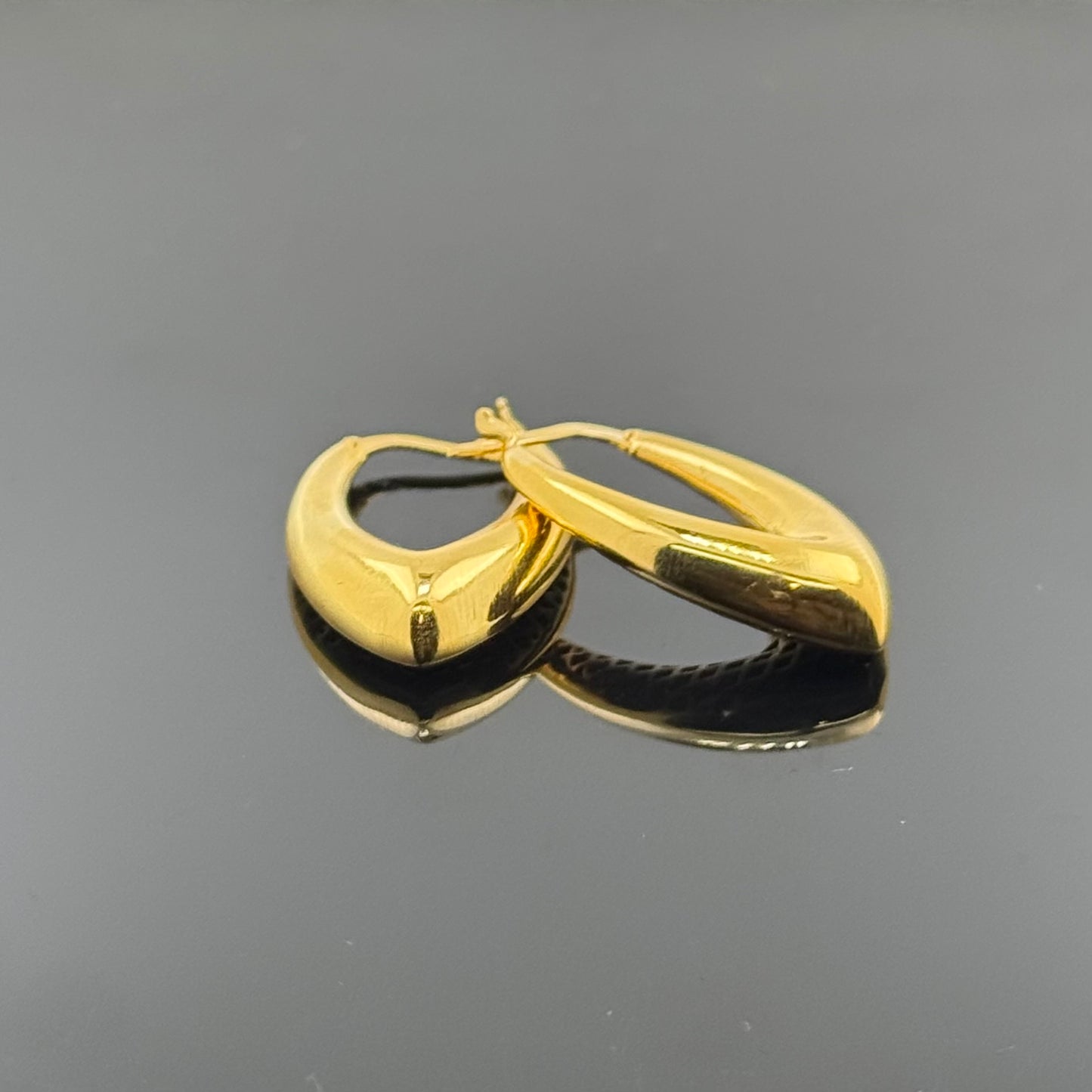 22k Solid Gold Simple Ladies Hoops E107