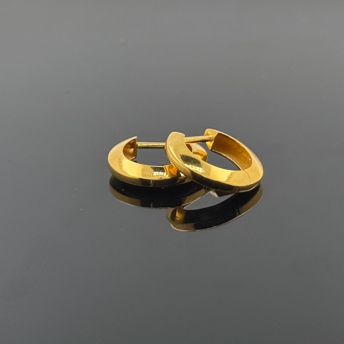22k Solid Gold Simple Ladies Hoops E113