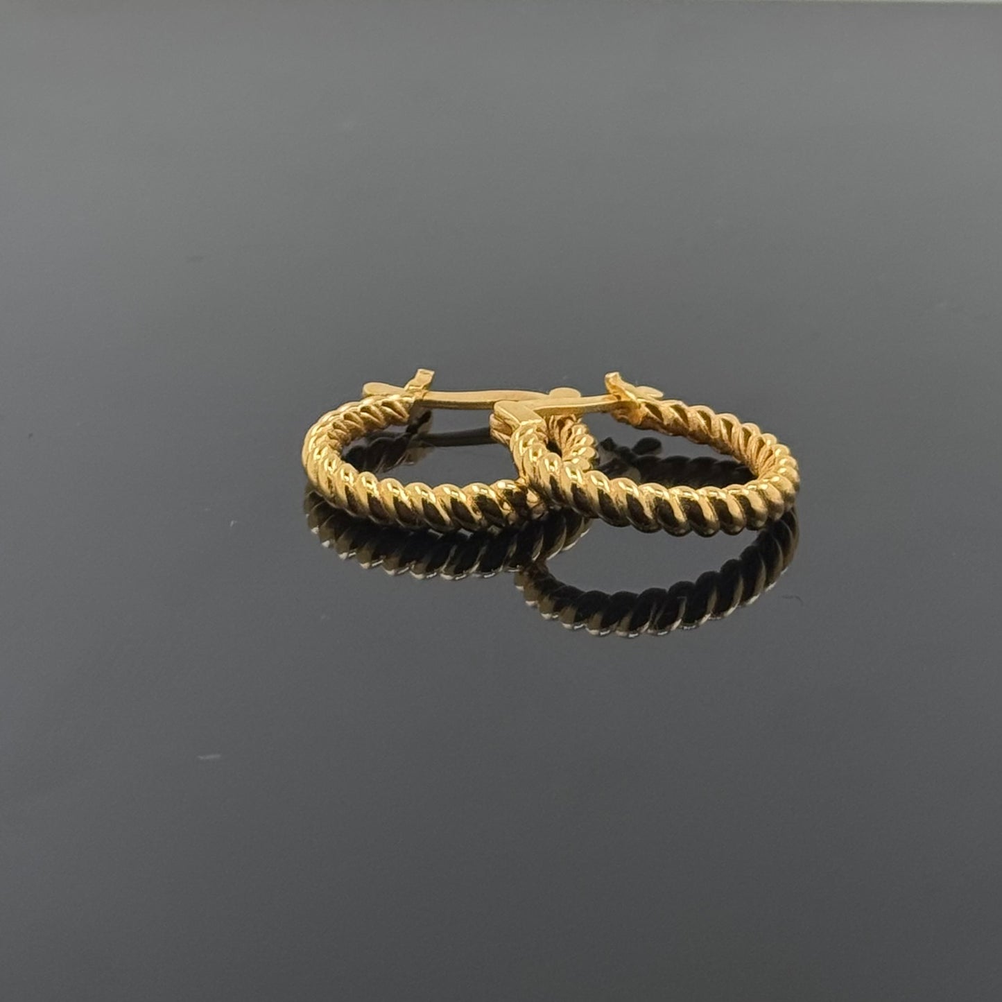 22k Solid Gold Simple Ladies Hoops E114