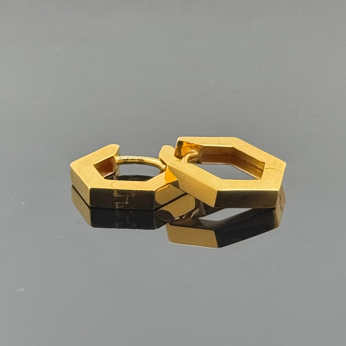 22k Solid Gold Simple Ladies Hoops E117