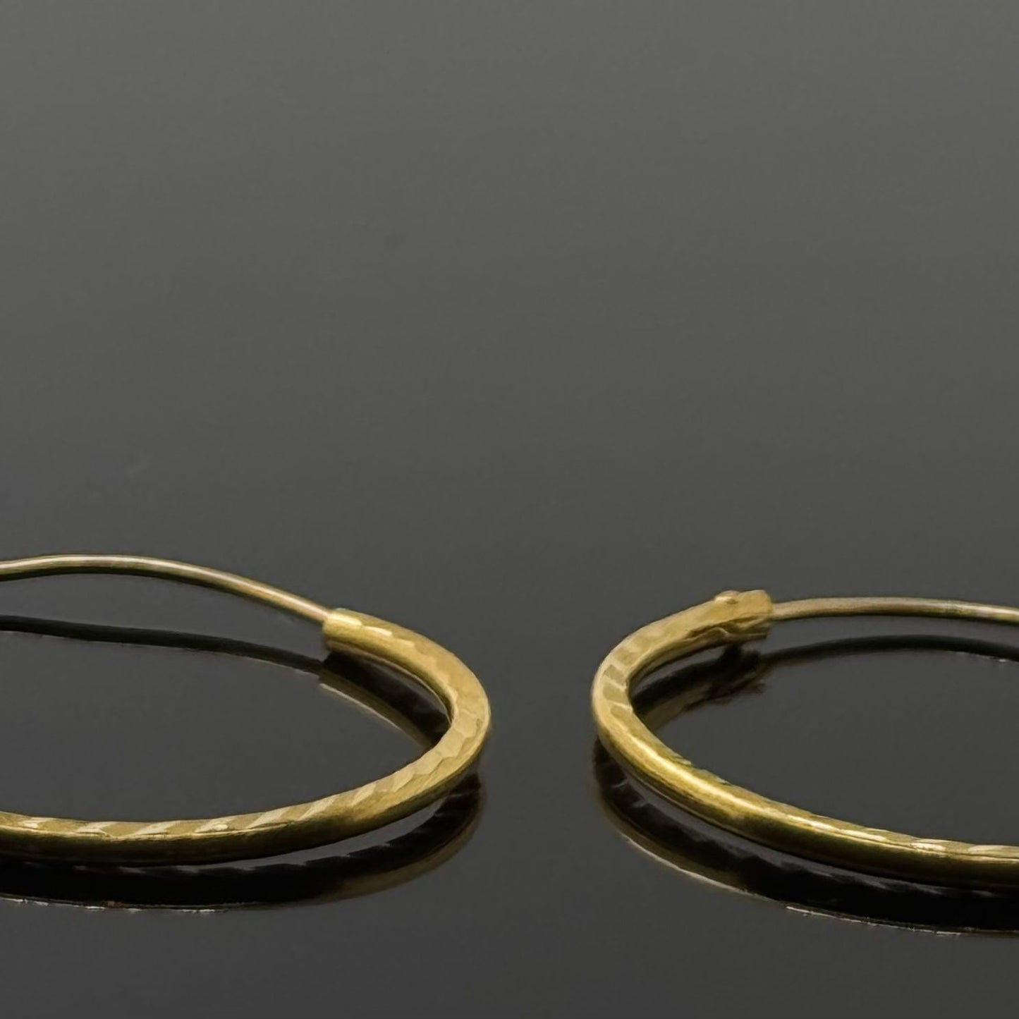 22k Solid Gold Simple Ladies Hoops E128