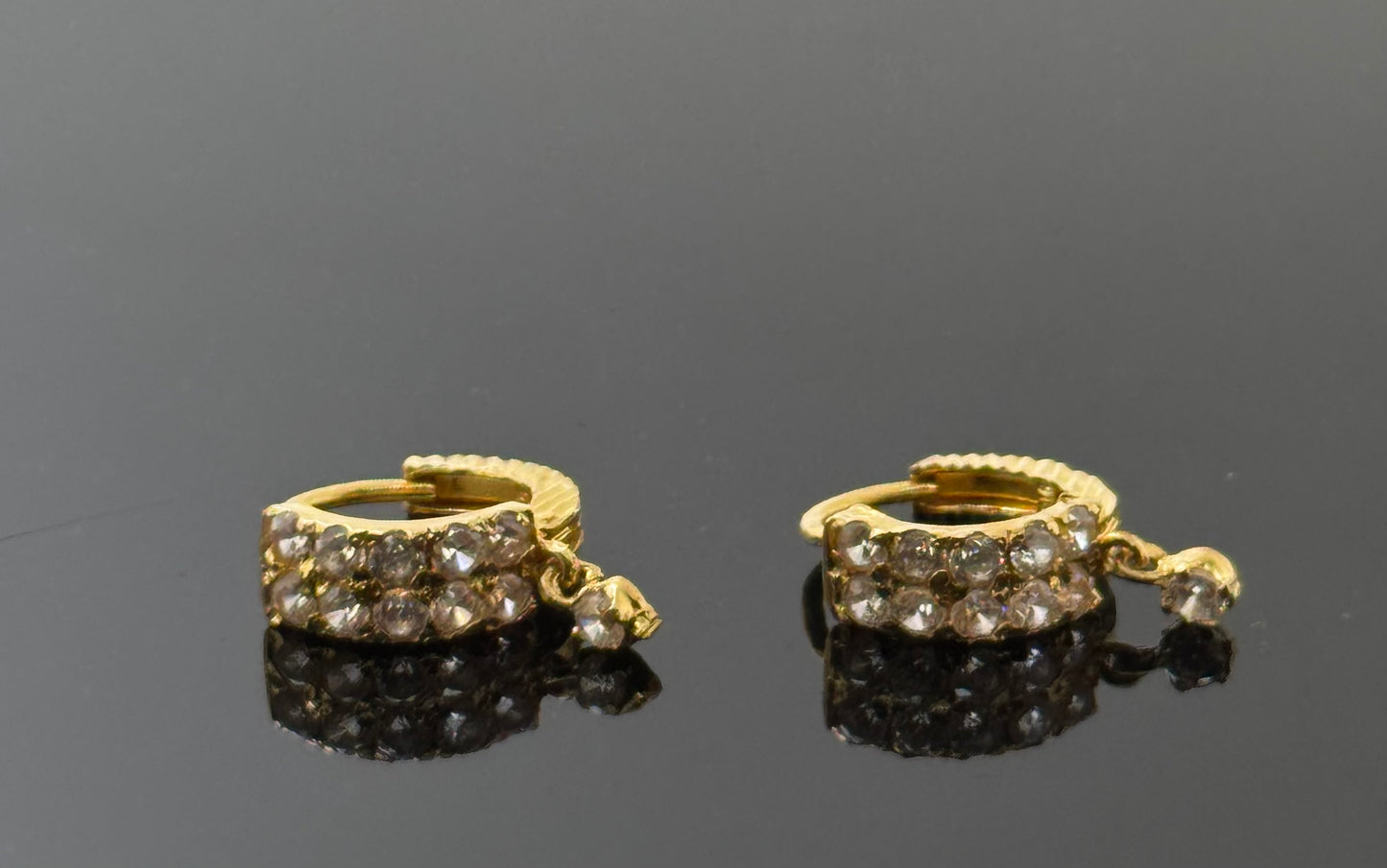 22k Solid Gold Simple Ladies Hoops E137