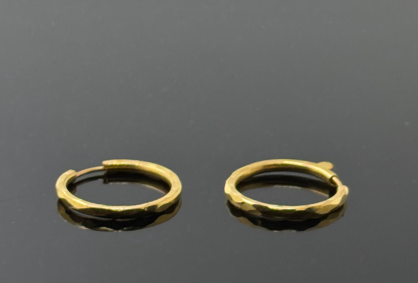 22k Solid Gold Simple Ladies Hoops E146