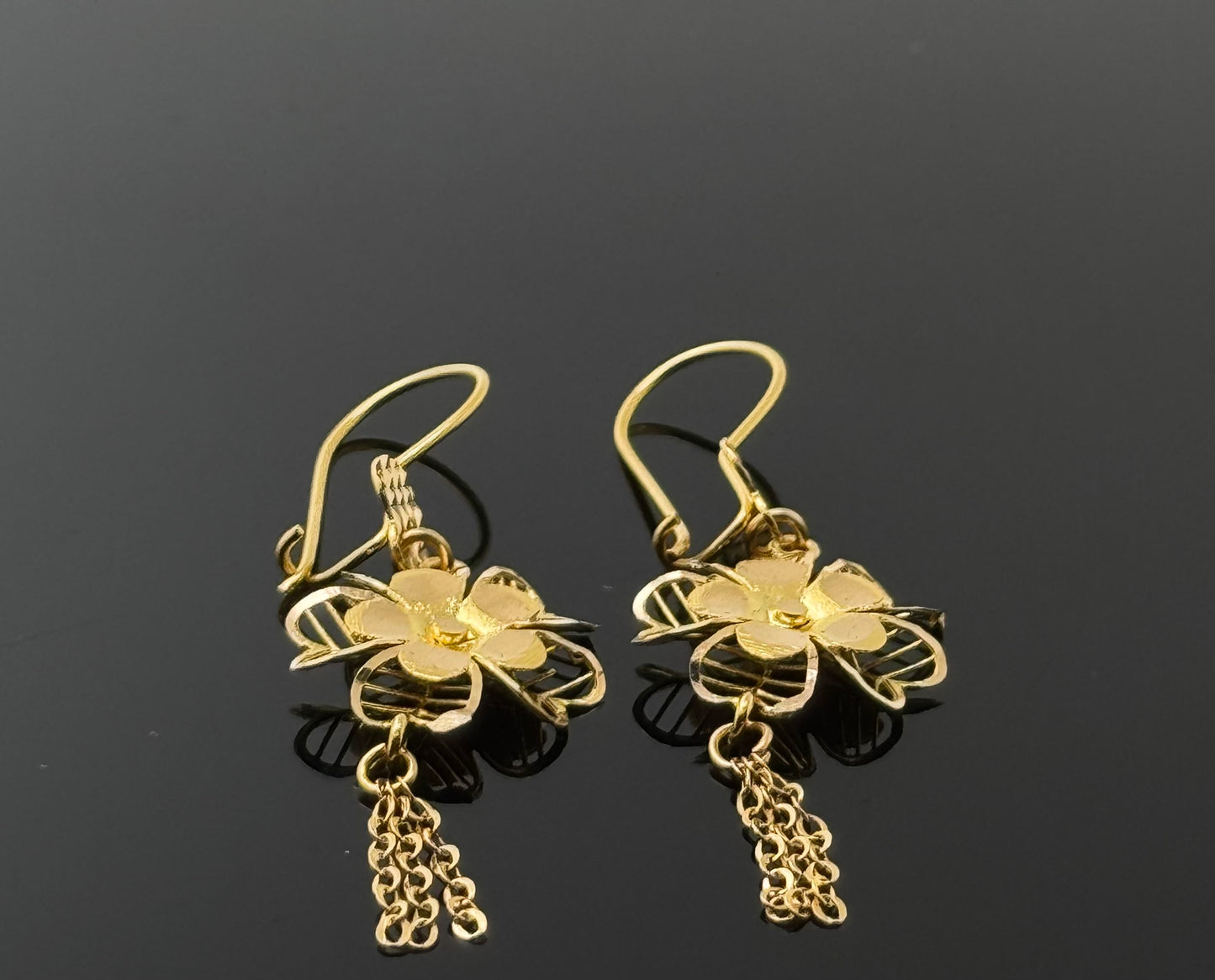 22k Solid Gold Simple Ladies Hoops E150