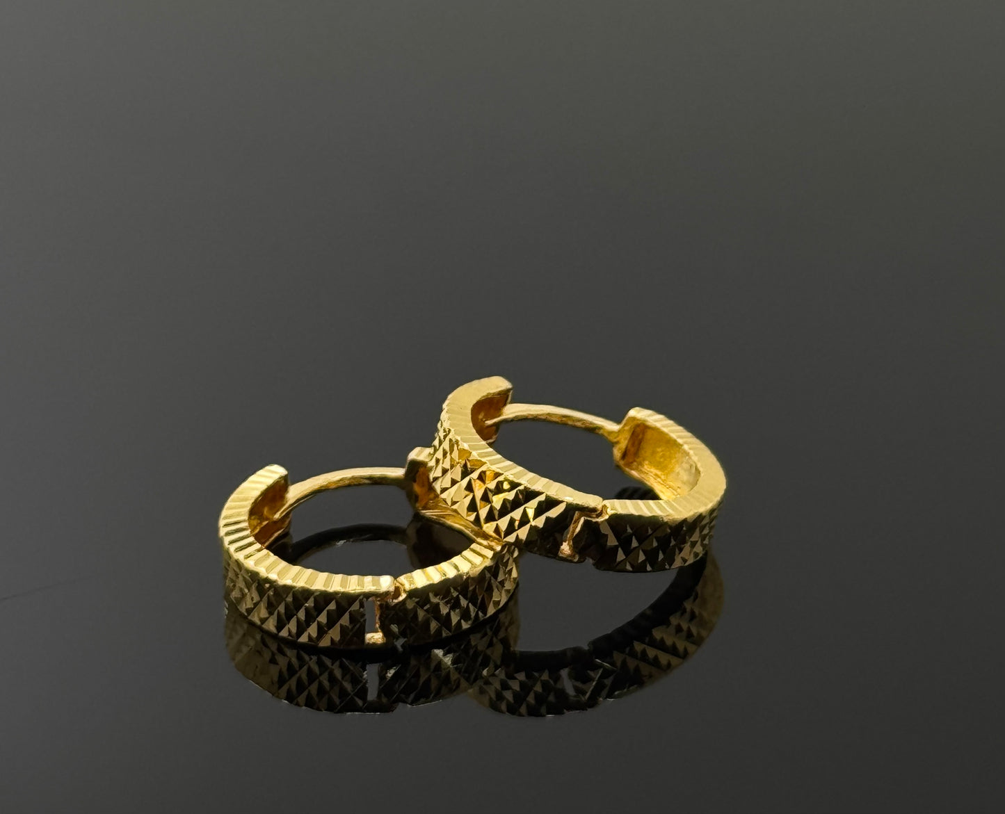 22k Solid Gold Simple Ladies Hoops E170