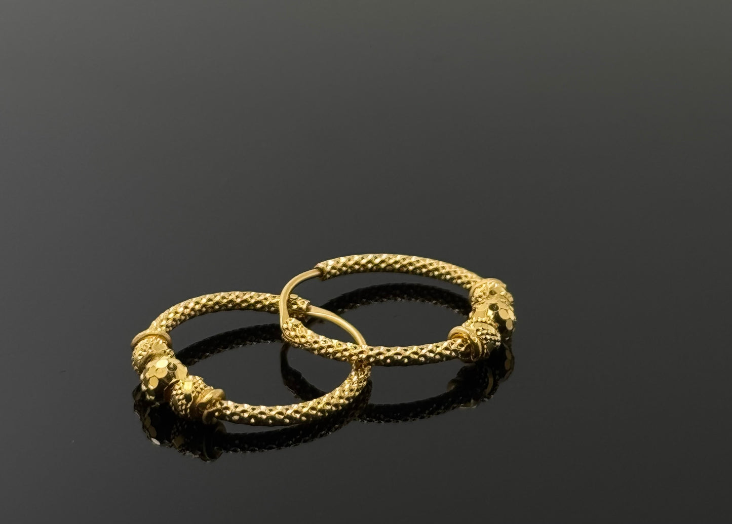 22k Solid Gold Simple Ladies Hoops E178