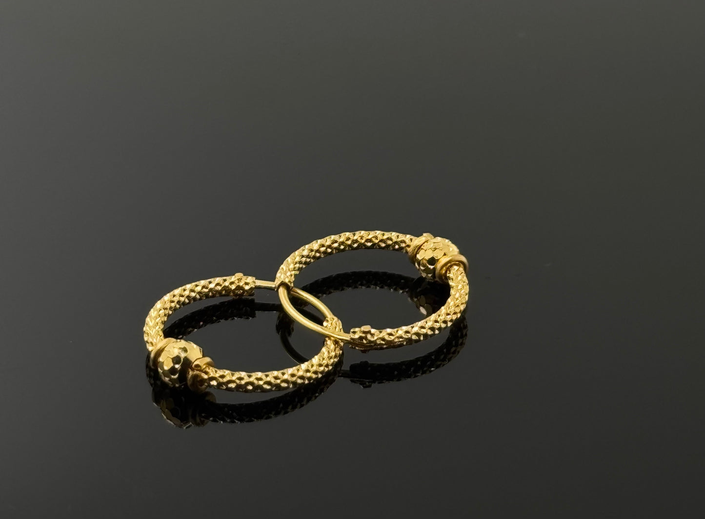 22k Solid Gold Simple Ladies Hoops E198
