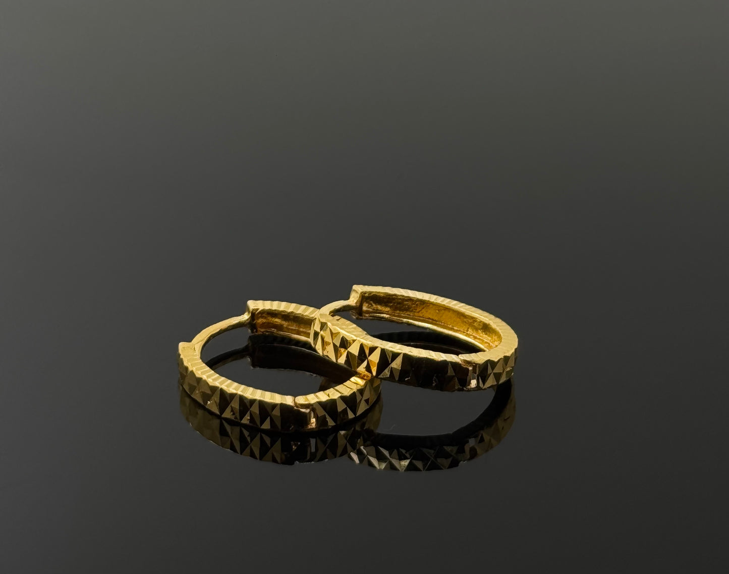 22k Solid Gold Simple Ladies Hoops E243