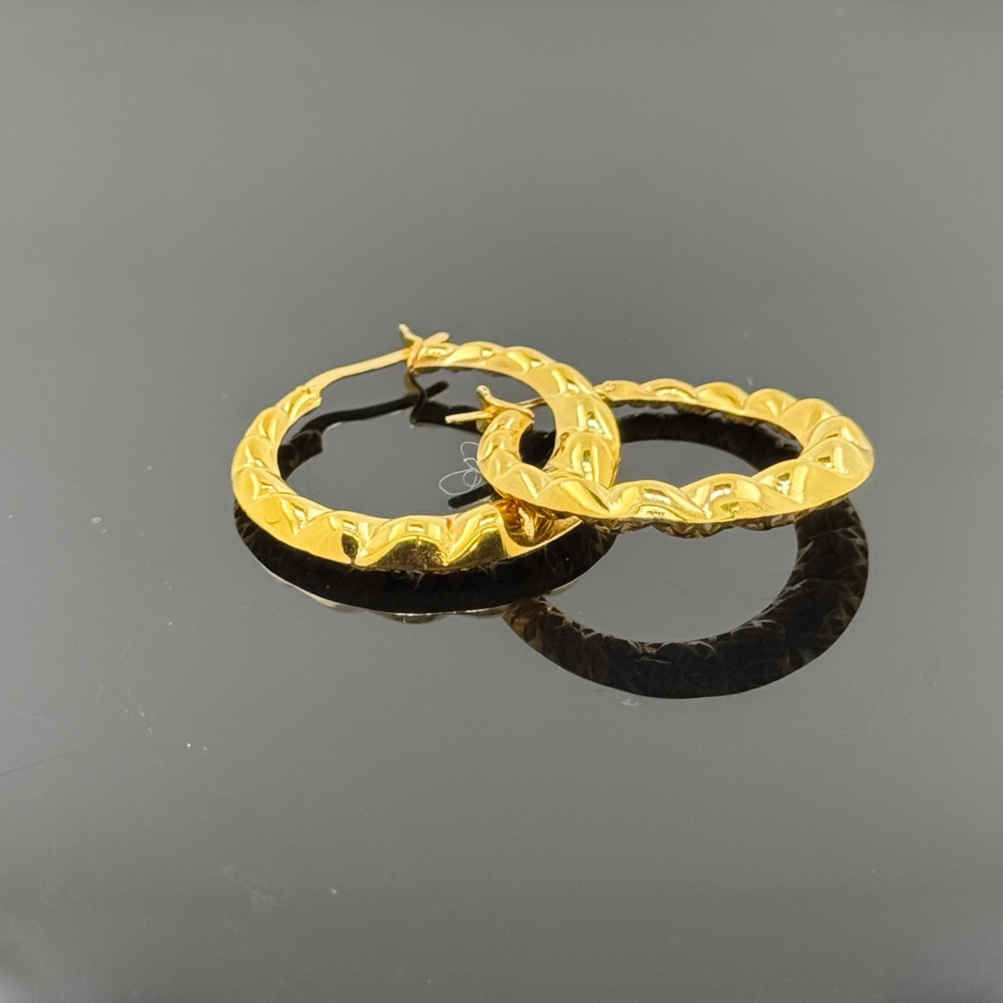 22k Solid Gold Simple Ladies Hoops E26