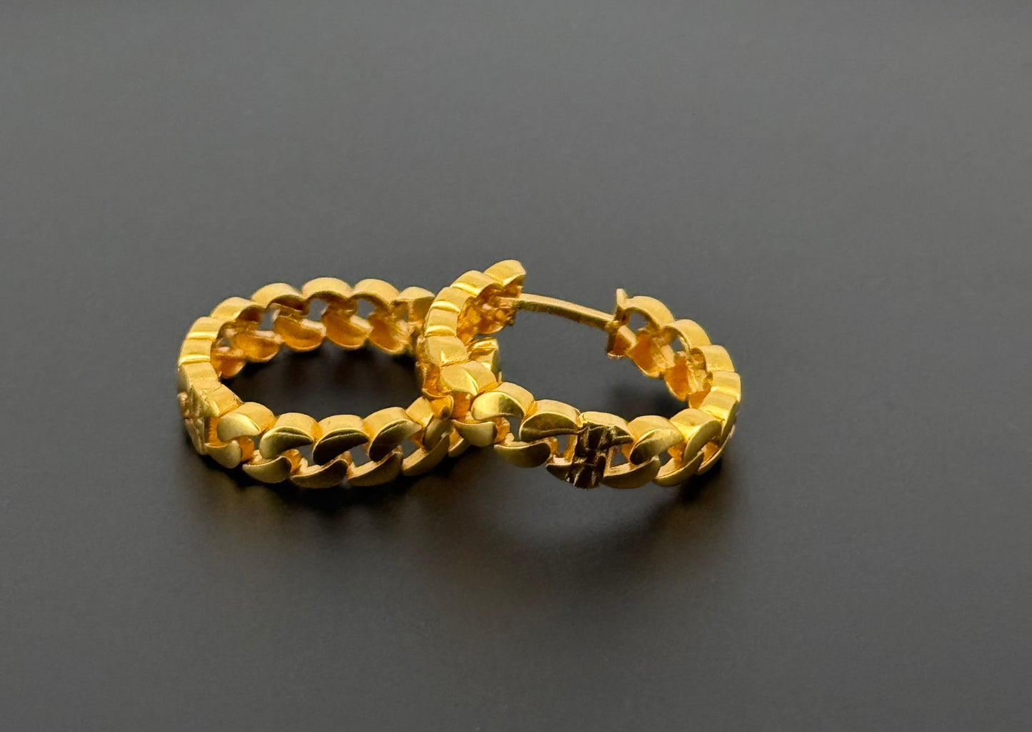 22k Solid Gold Simple Ladies Hoops E275