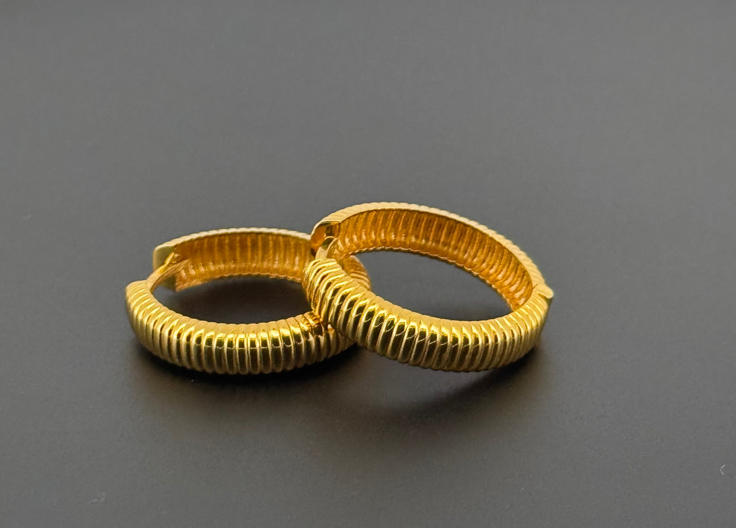 22k Solid Gold Simple Ladies Hoops E276