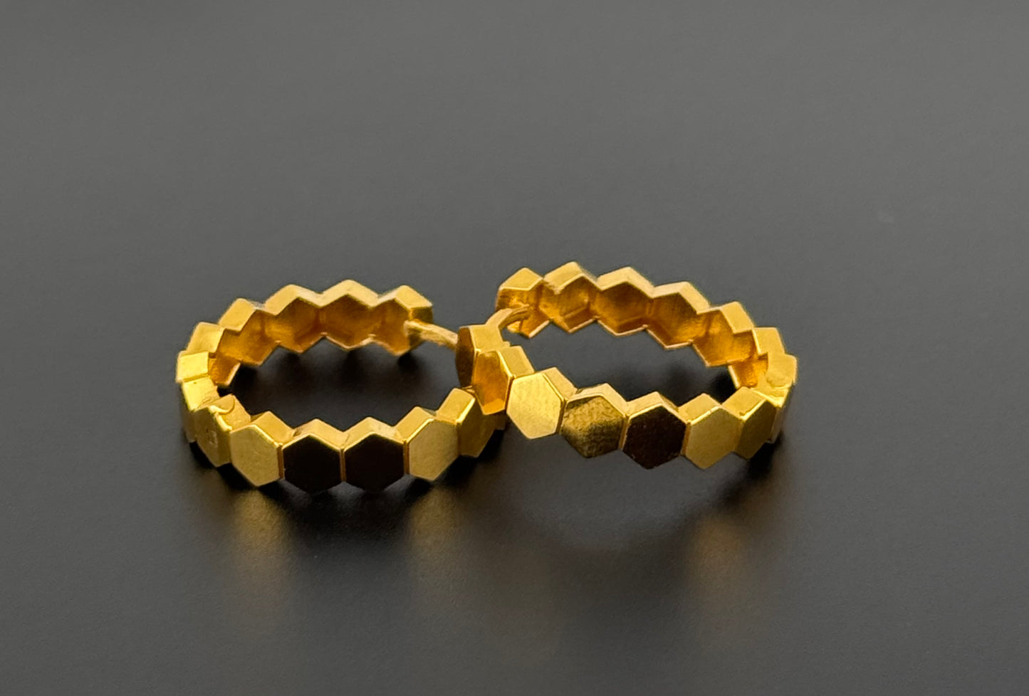 22k Solid Gold Simple Ladies Hoops E278