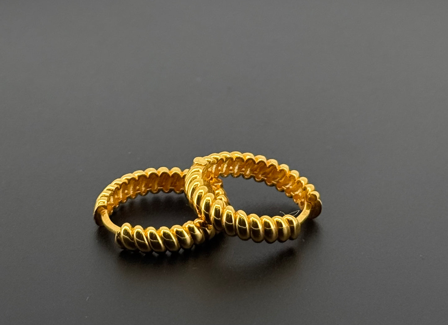 22k Solid Gold Simple Ladies Hoops E284