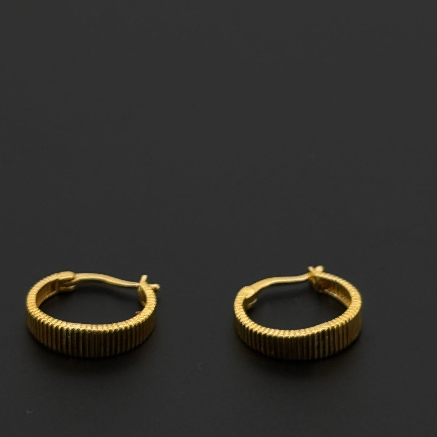 22k Solid Gold Simple Ladies Hoops E292