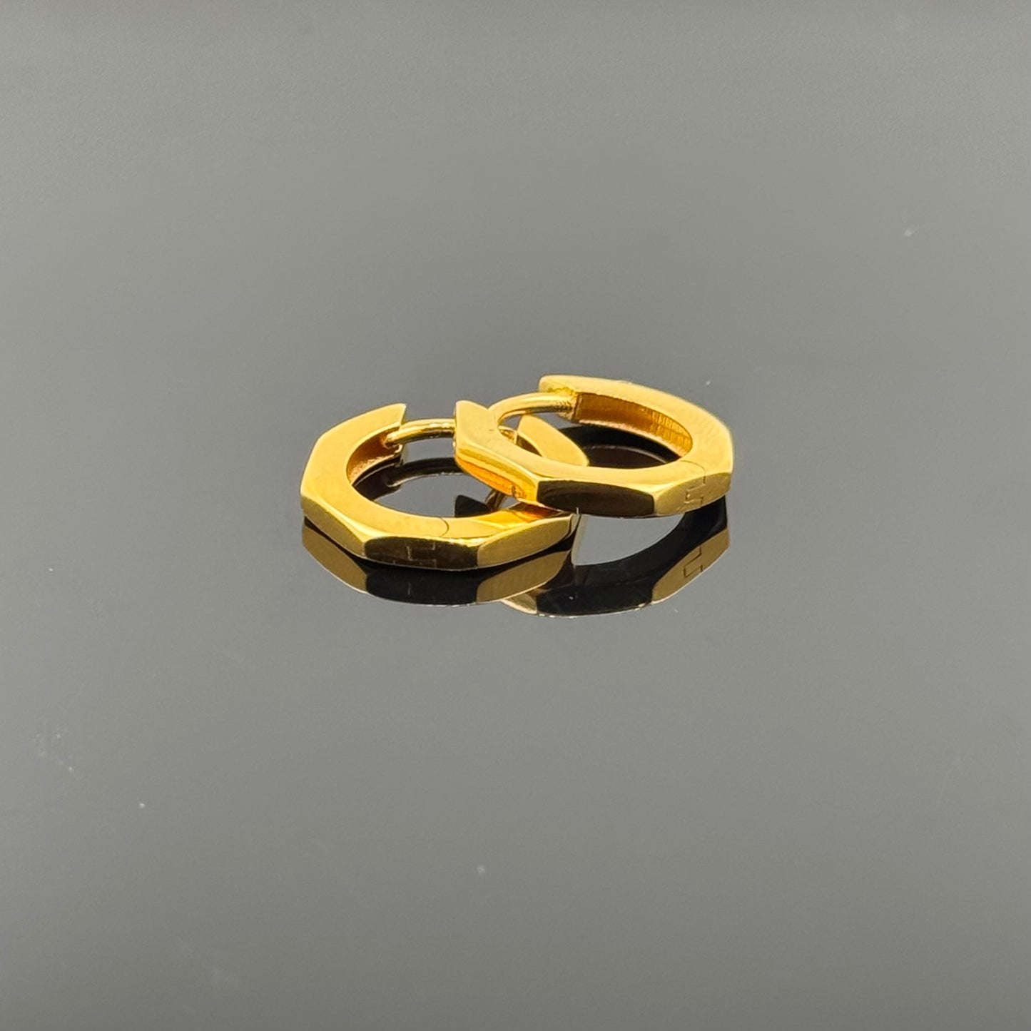 22k Solid Gold Simple Ladies Hoops E30