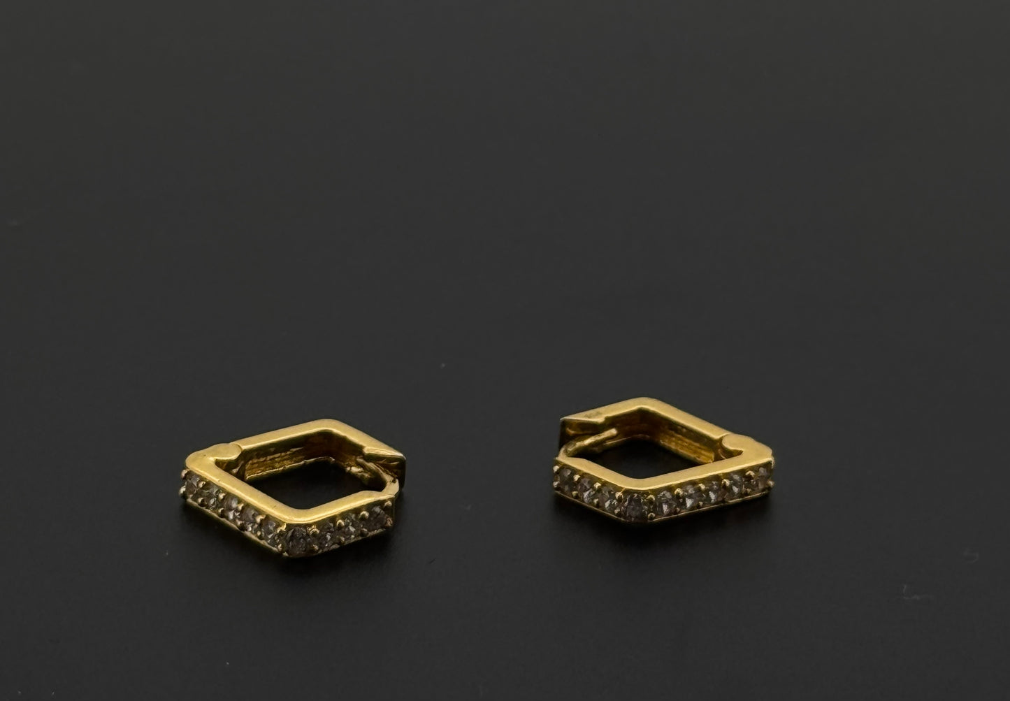 22k Solid Gold Simple Ladies Hoops E337