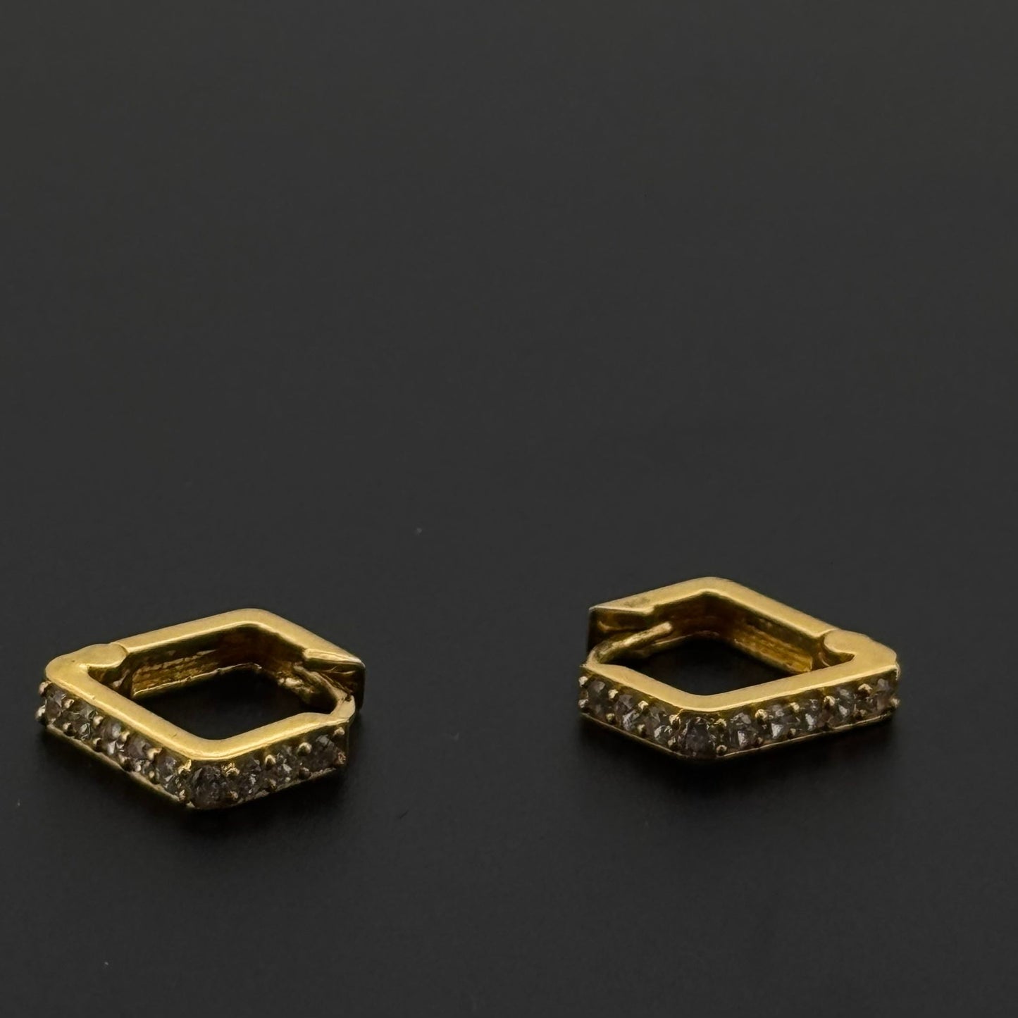 22k Solid Gold Simple Ladies Hoops E337