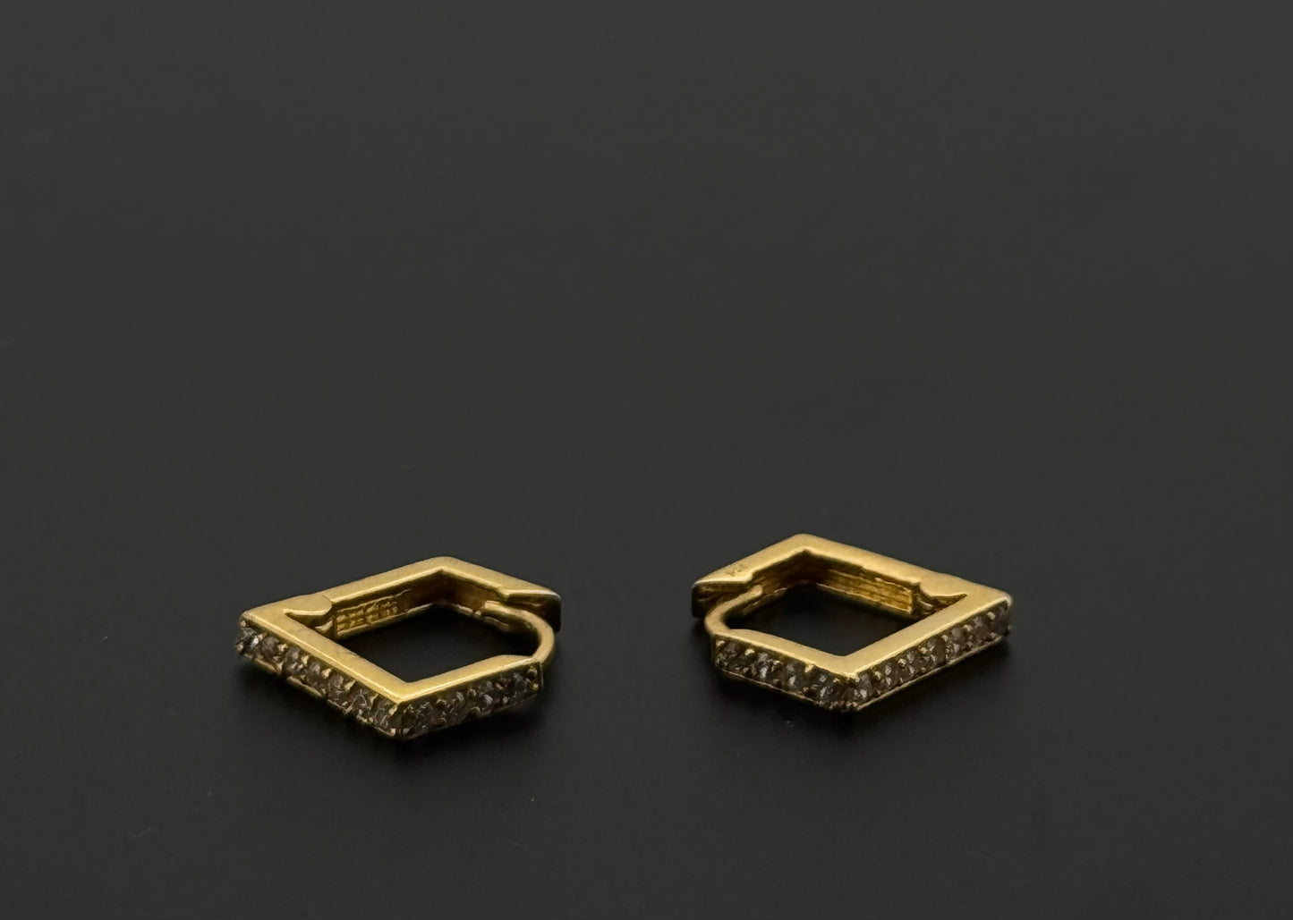 22k Solid Gold Simple Ladies Hoops E344