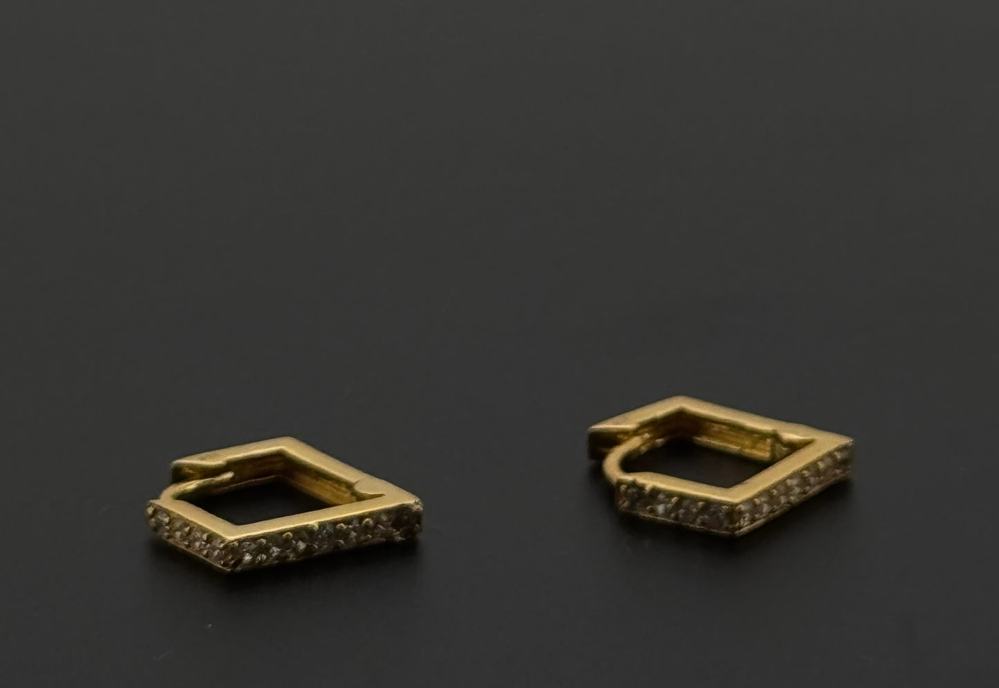 22k Solid Gold Simple Ladies Hoops E346