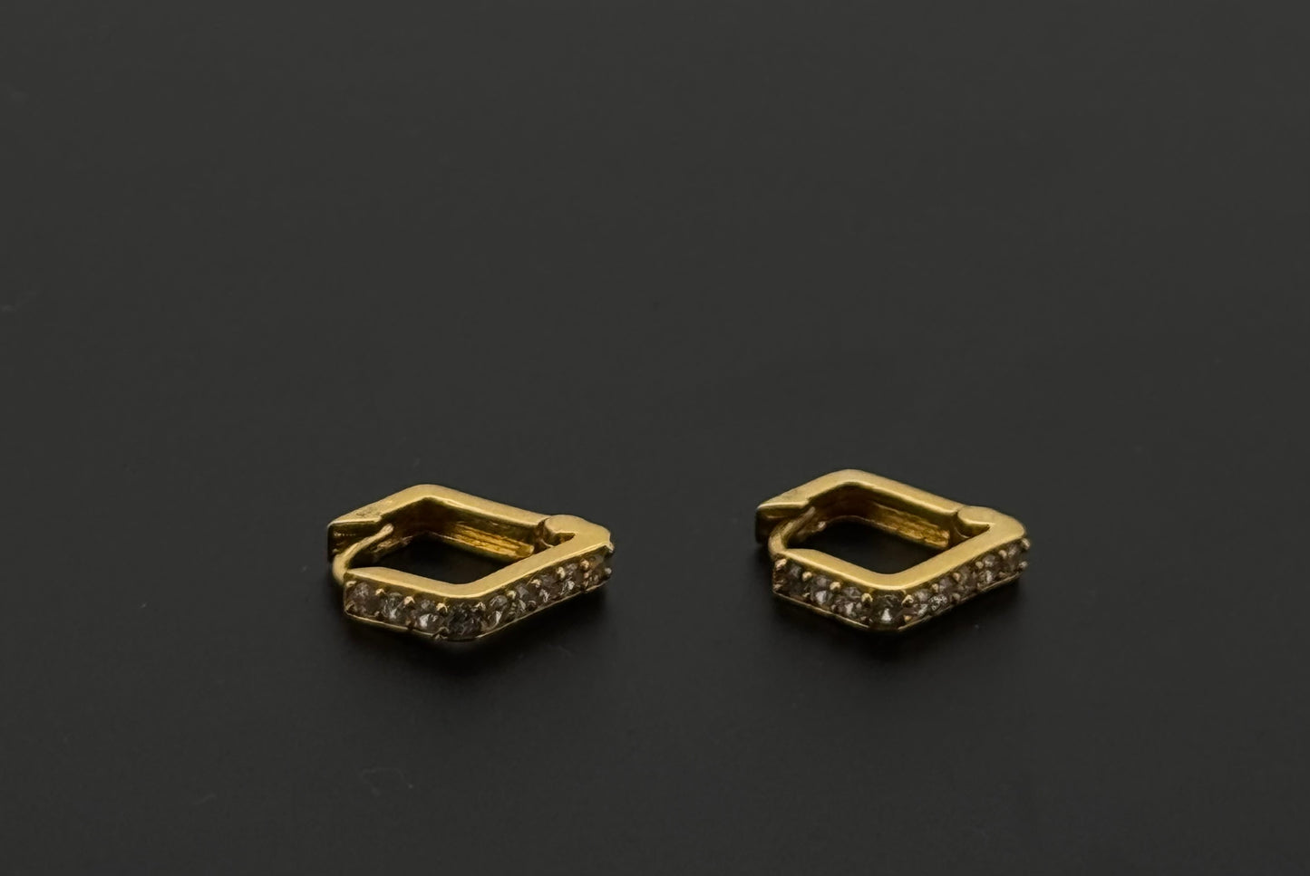 22k Solid Gold Simple Ladies Hoops E348