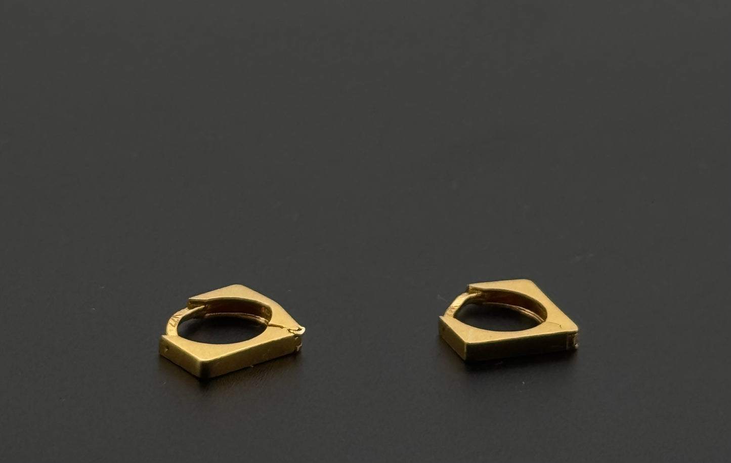 22k Solid Gold Simple Ladies Hoops E357