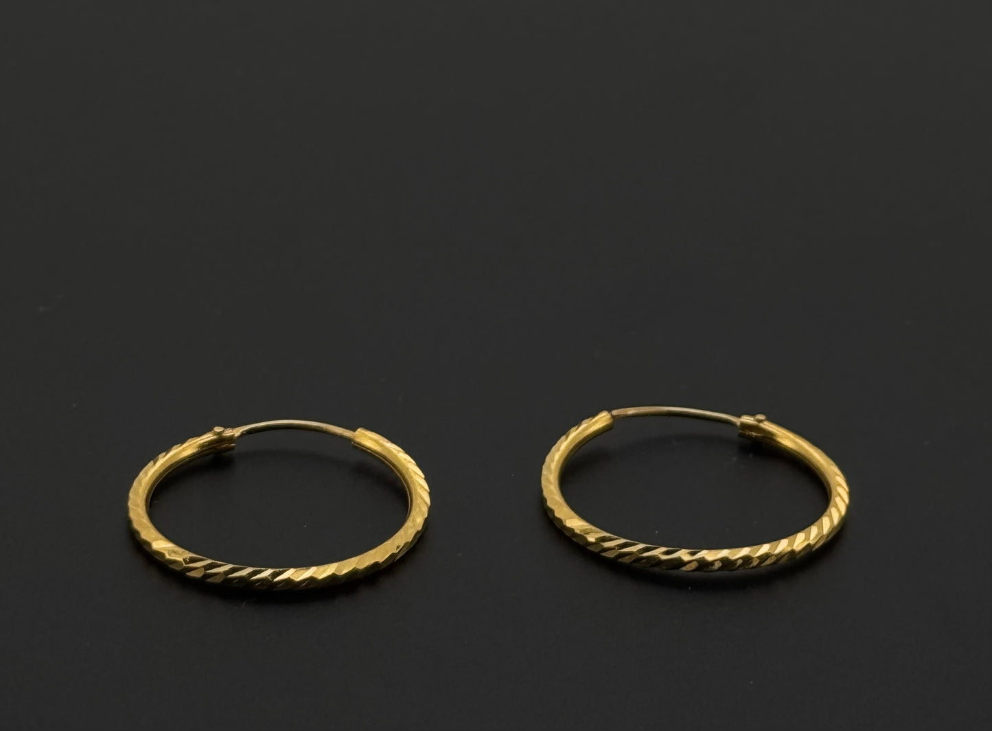 22k Solid Gold Simple Ladies Hoops E360