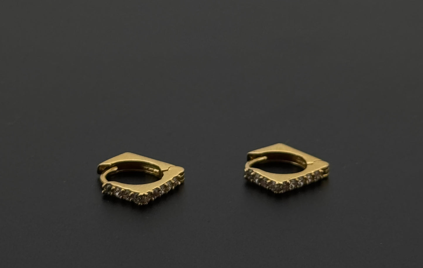 22k Solid Gold Simple Ladies Hoops E362