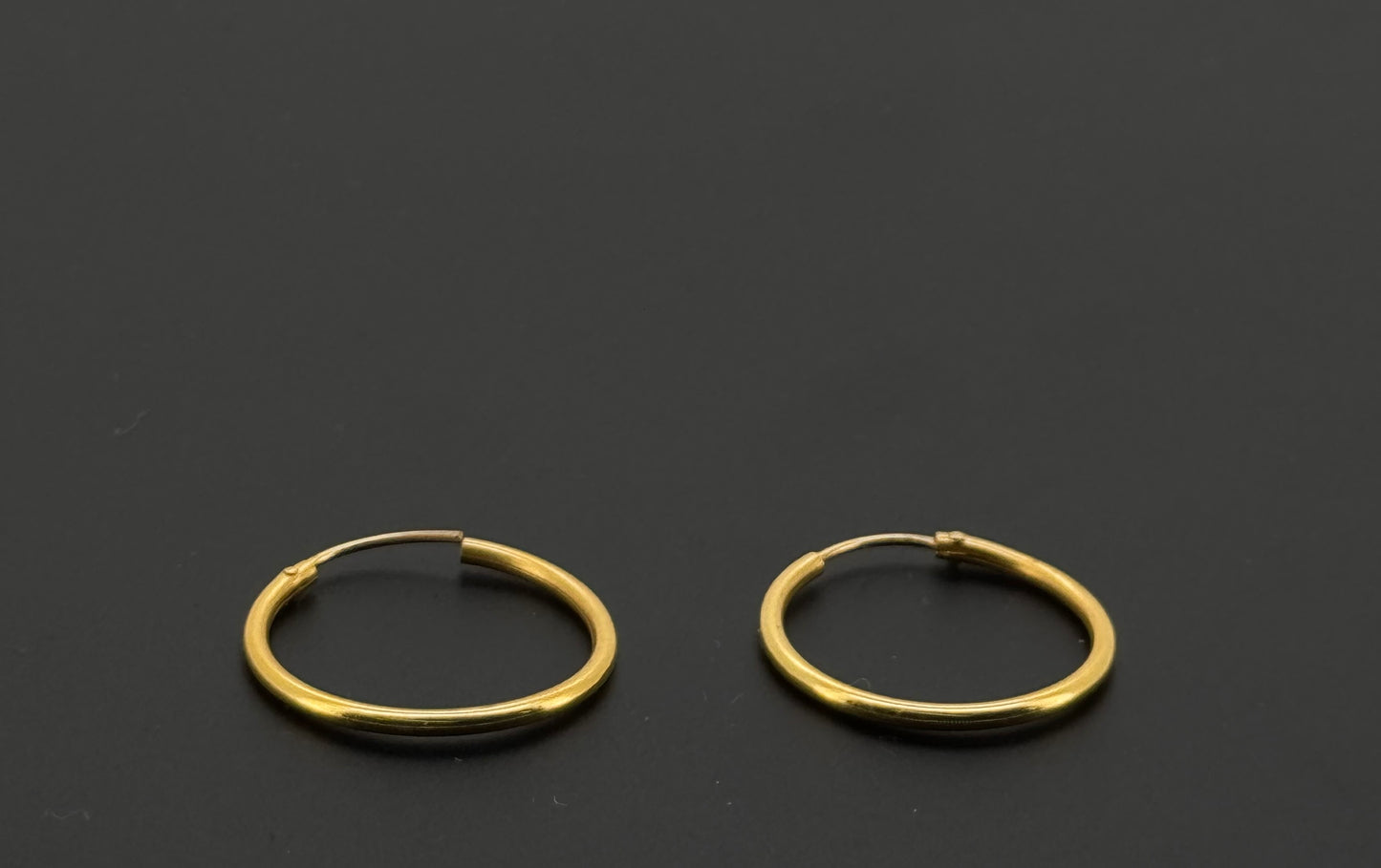 22k Solid Gold Simple Ladies Hoops E373
