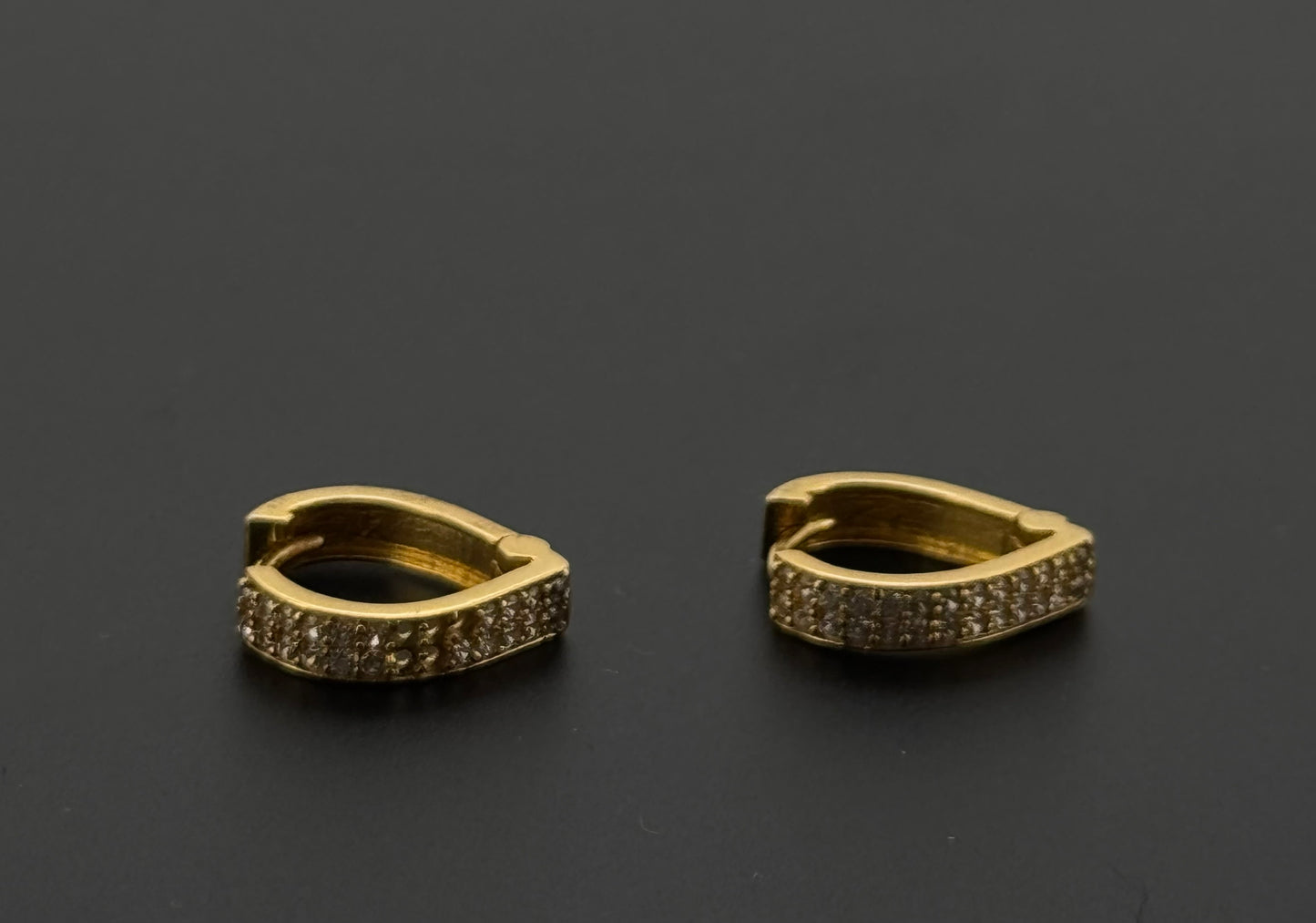 22k Solid Gold Simple Ladies Hoops E376