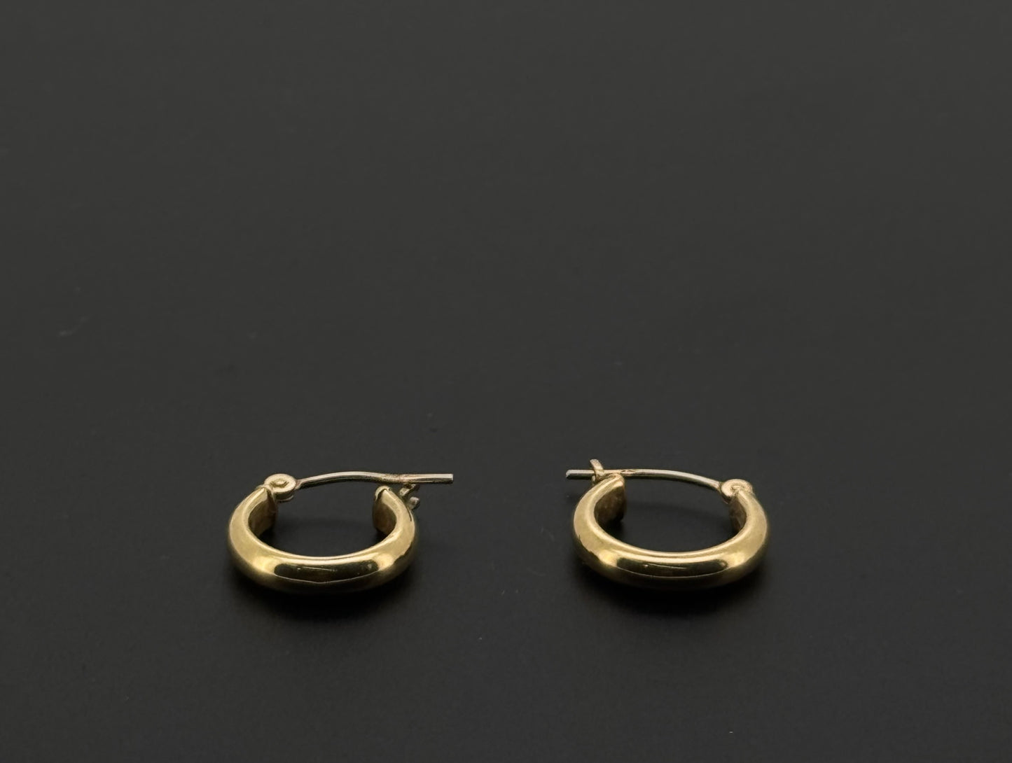 14k Solid Gold Simple Ladies Hoops E378