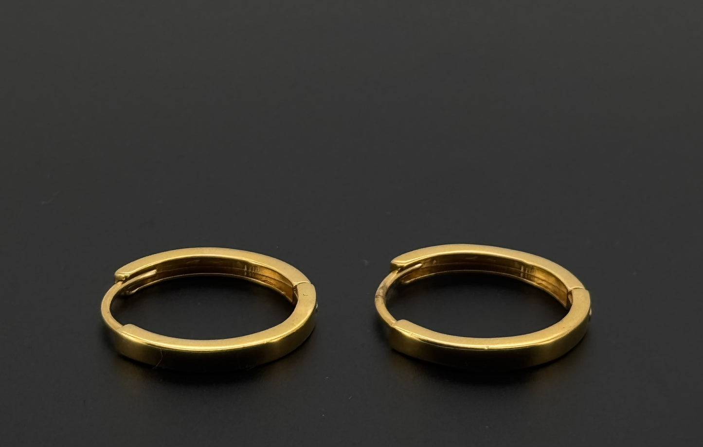 22k Solid Gold Simple Ladies Hoops E383