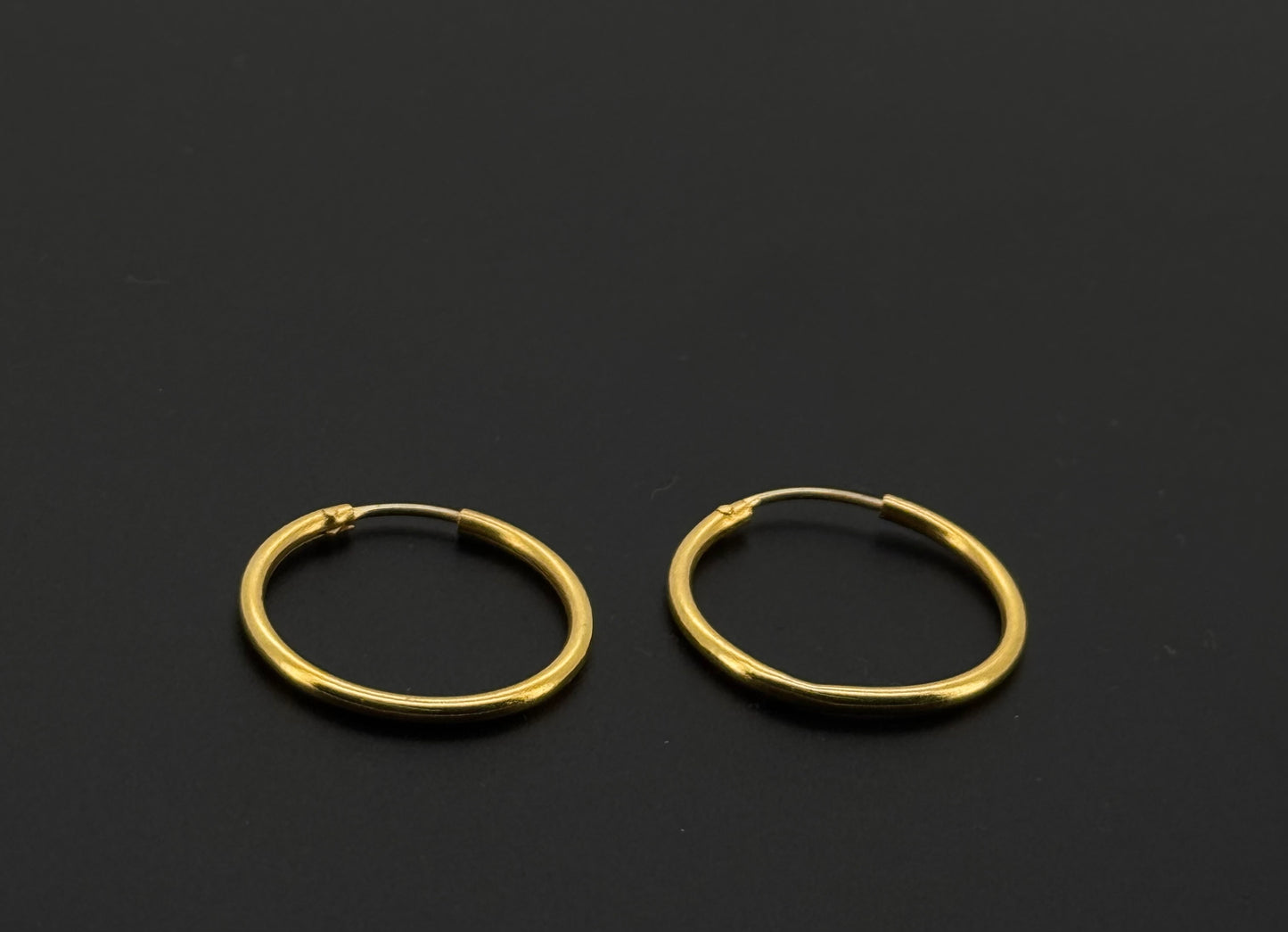 22k Solid Gold Simple Ladies Hoops E391