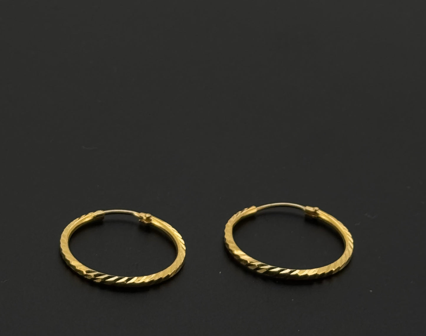 22k Solid Gold Simple Ladies Hoops E396