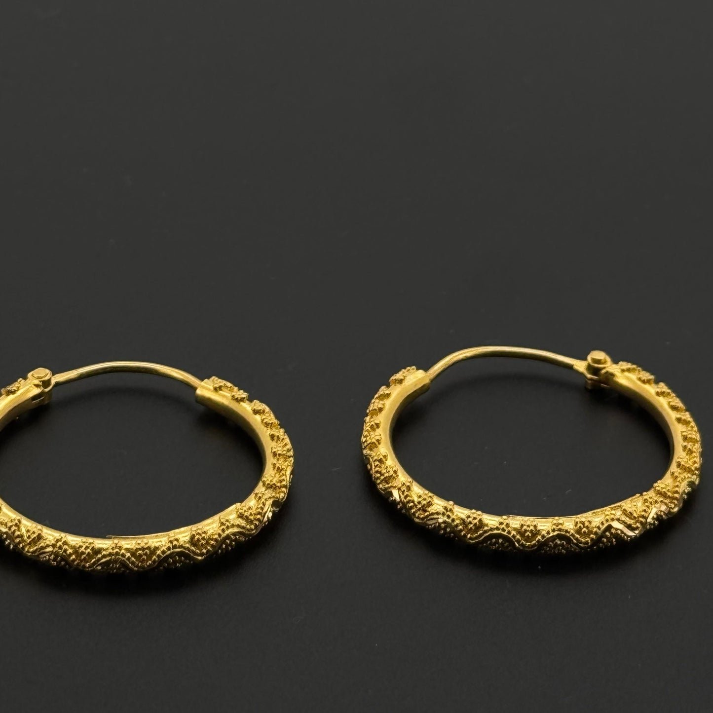22k Solid Gold Simple Ladies Hoops E407