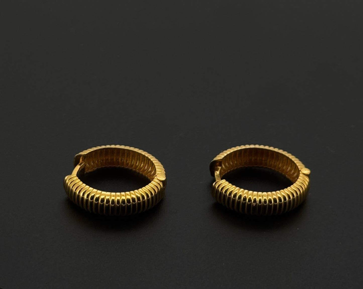 22k Solid Gold Simple Ladies Hoops E409