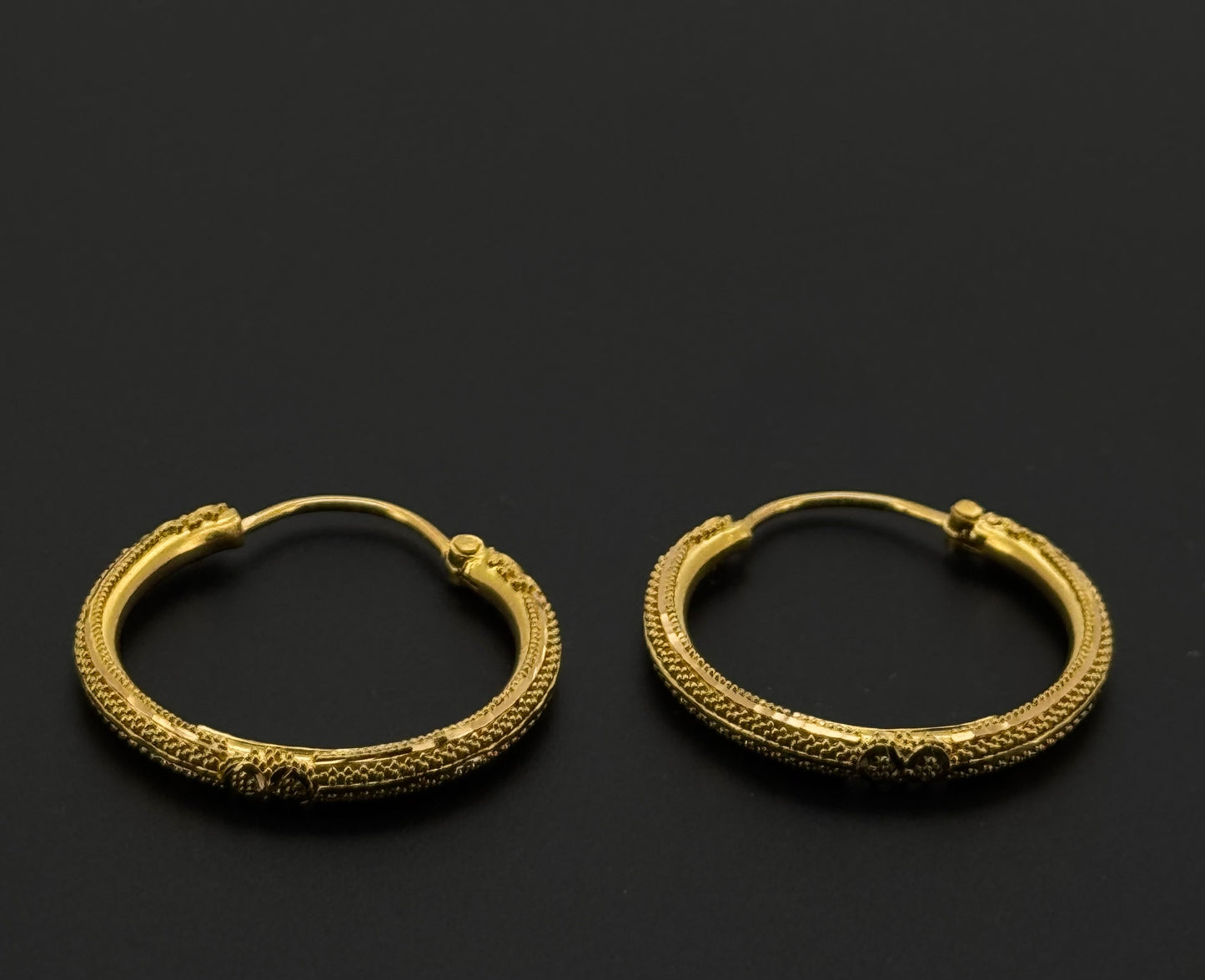 22k Solid Gold Simple Ladies Hoops E410