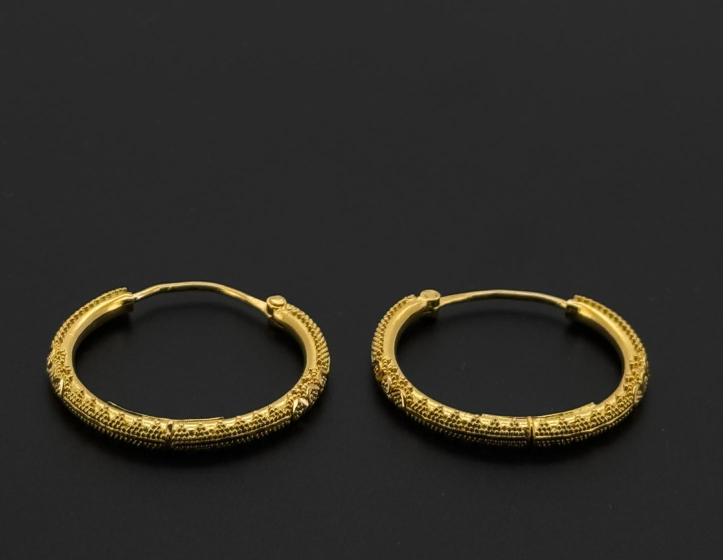 22k Solid Gold Simple Ladies Hoops E413