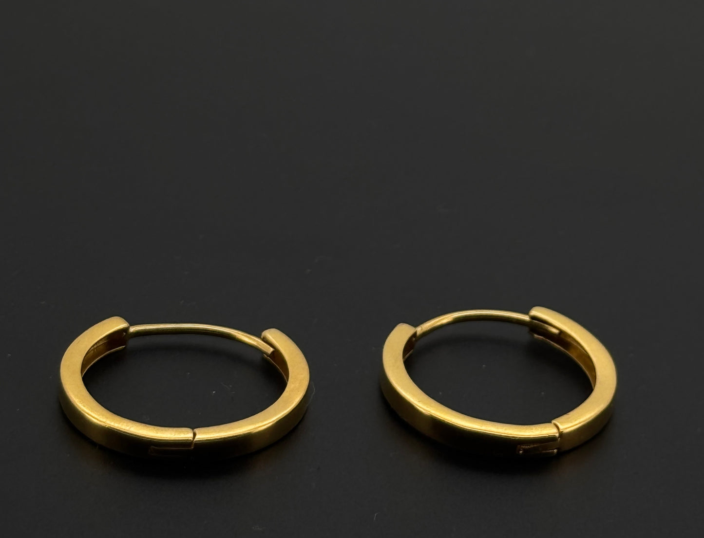 22k Solid Gold Simple Ladies Hoops E448