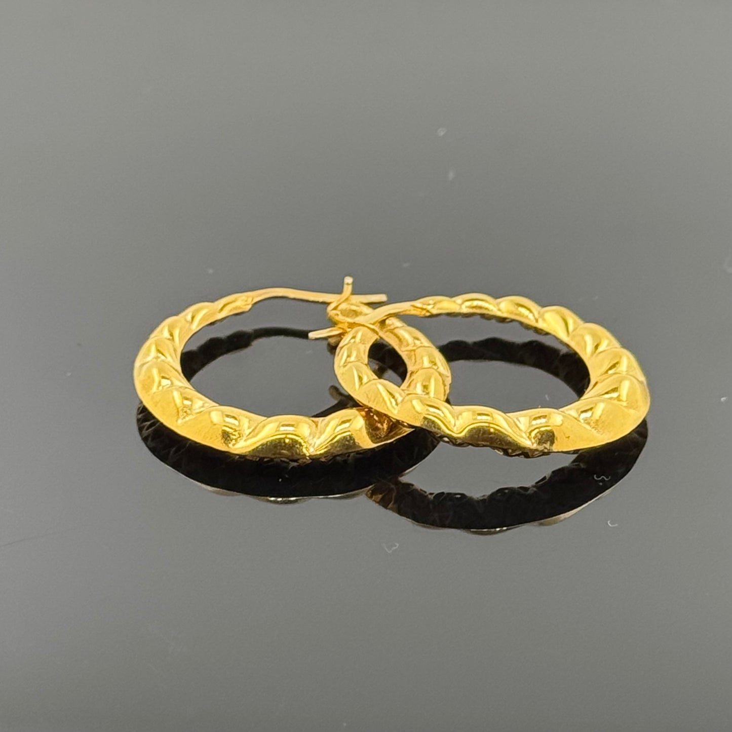 22k Solid Gold Simple Ladies Hoops E45