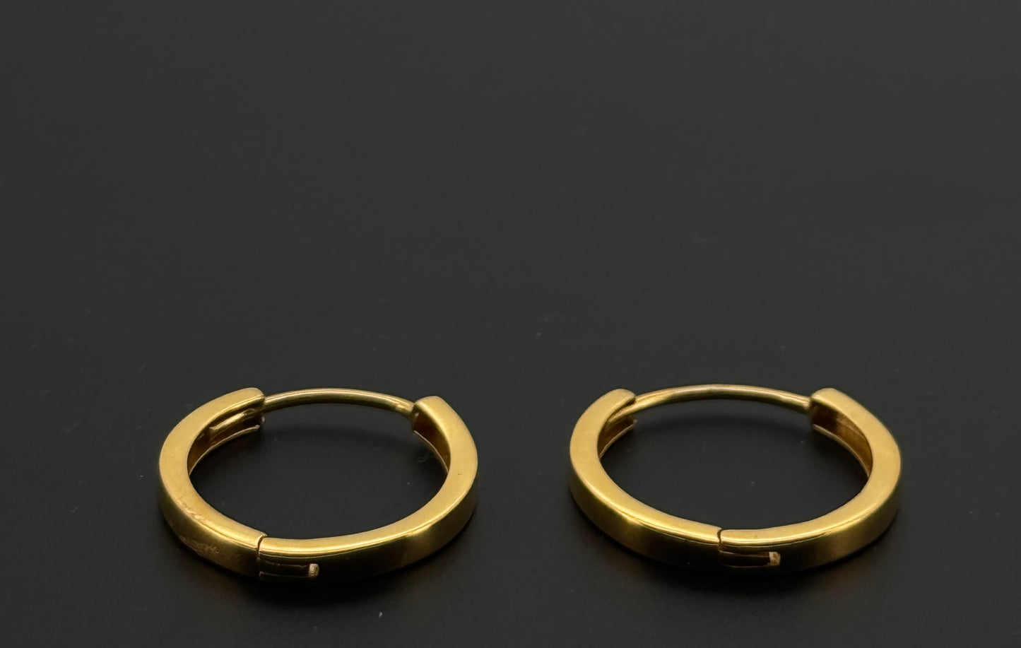 22k Solid Gold Simple Ladies Hoops E451