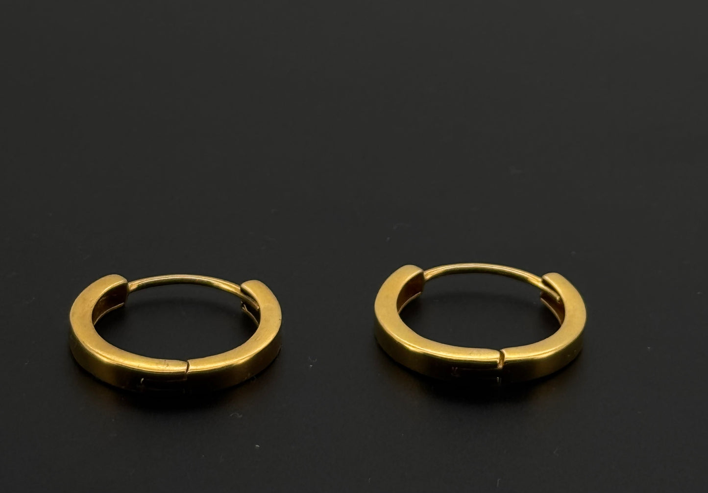 22k Solid Gold Simple Ladies Hoops E452