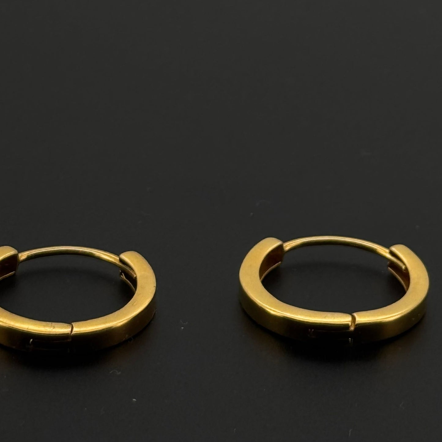 22k Solid Gold Simple Ladies Hoops E452