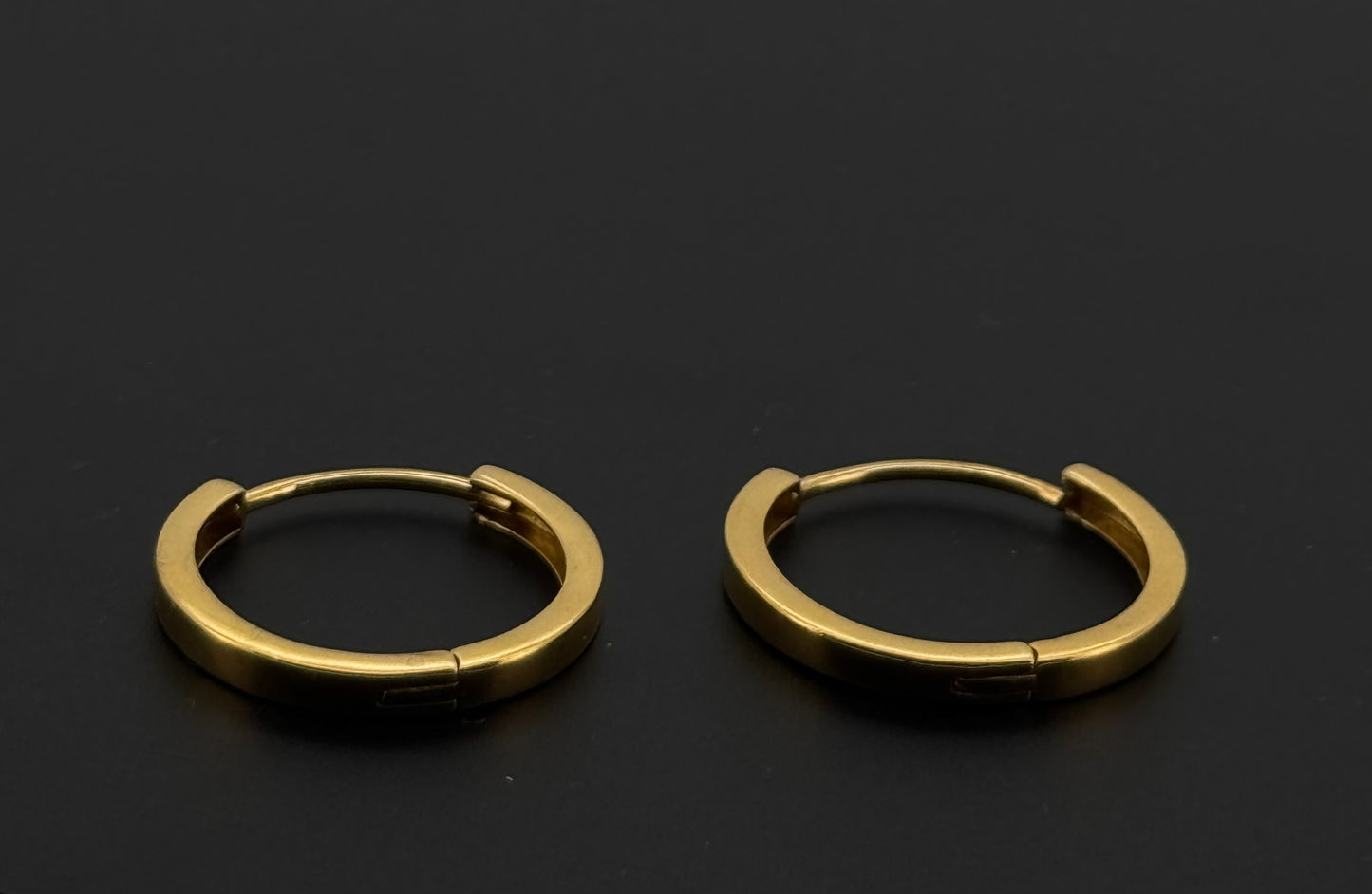 22k Solid Gold Simple Ladies Hoops E454