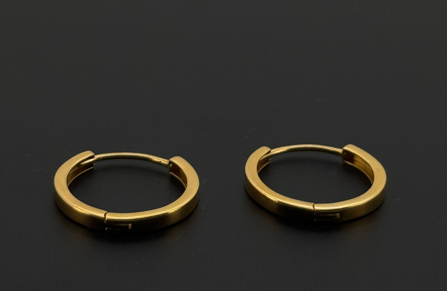 22k Solid Gold Simple Ladies Hoops E455