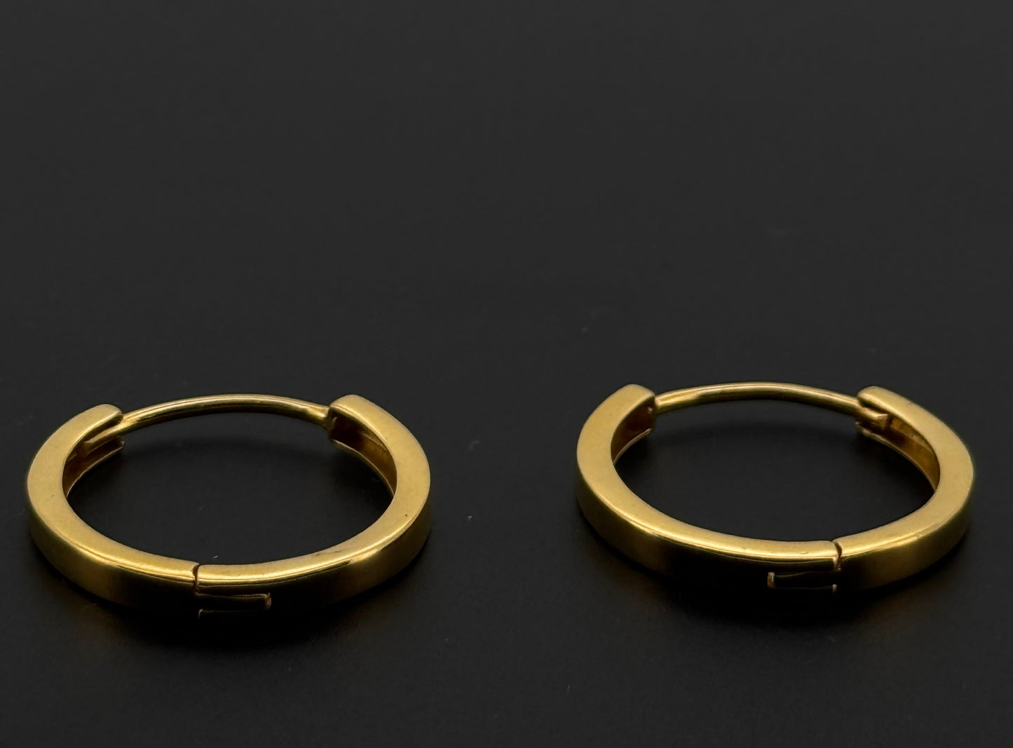 22k Solid Gold Simple Ladies Hoops E456